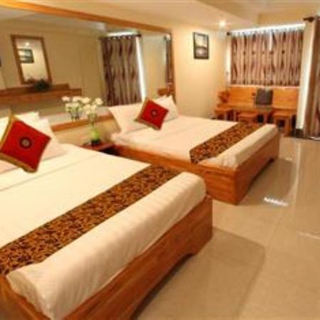 Lucky Star 2 Hotel Phnom Penh Bagian luar foto