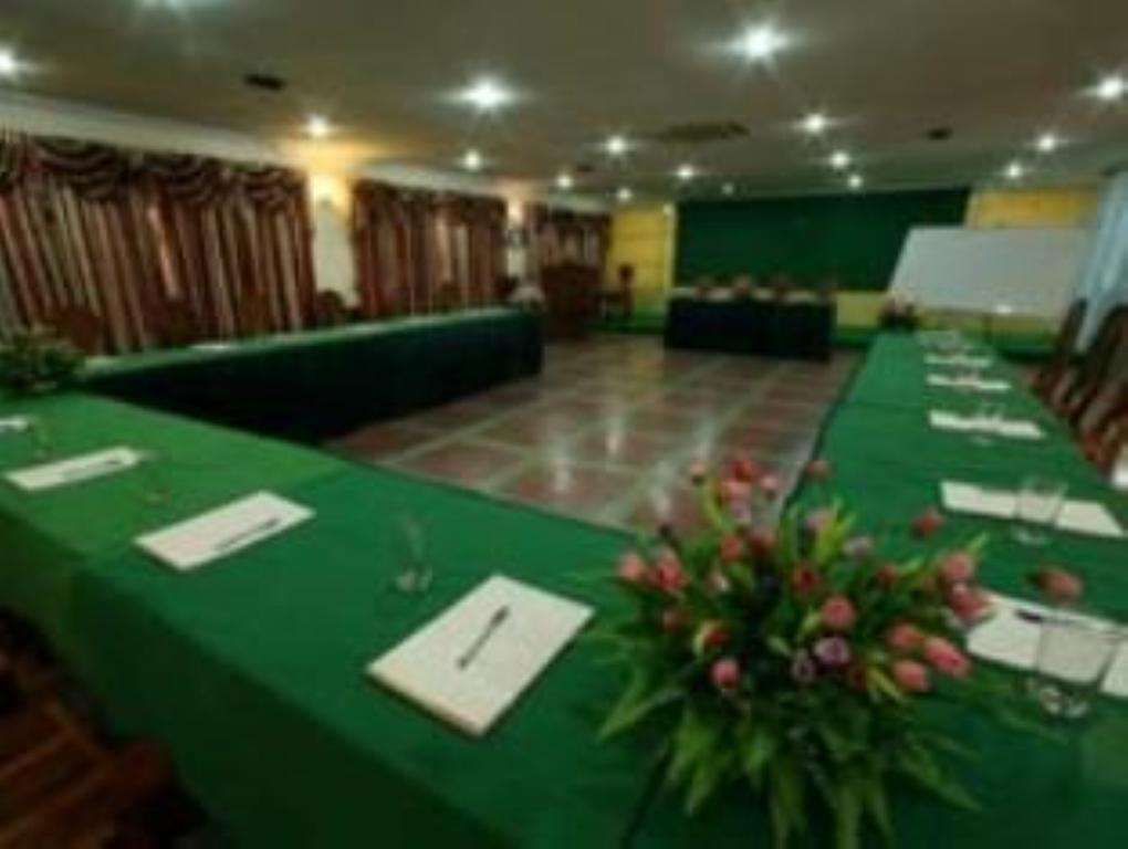 Lucky Star 2 Hotel Phnom Penh Bagian luar foto