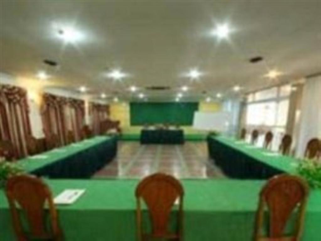 Lucky Star 2 Hotel Phnom Penh Bagian luar foto
