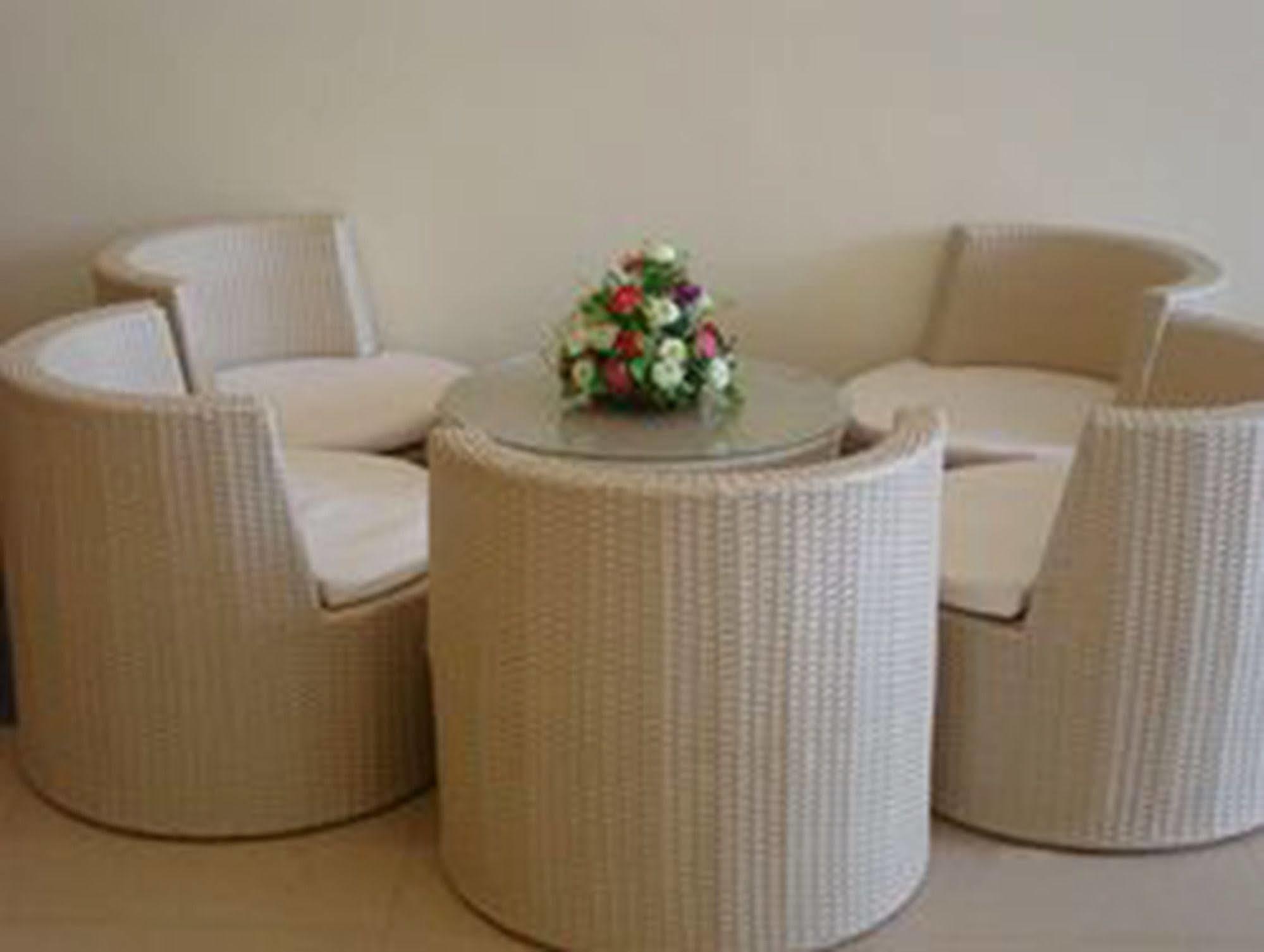 Lucky Star 2 Hotel Phnom Penh Bagian luar foto